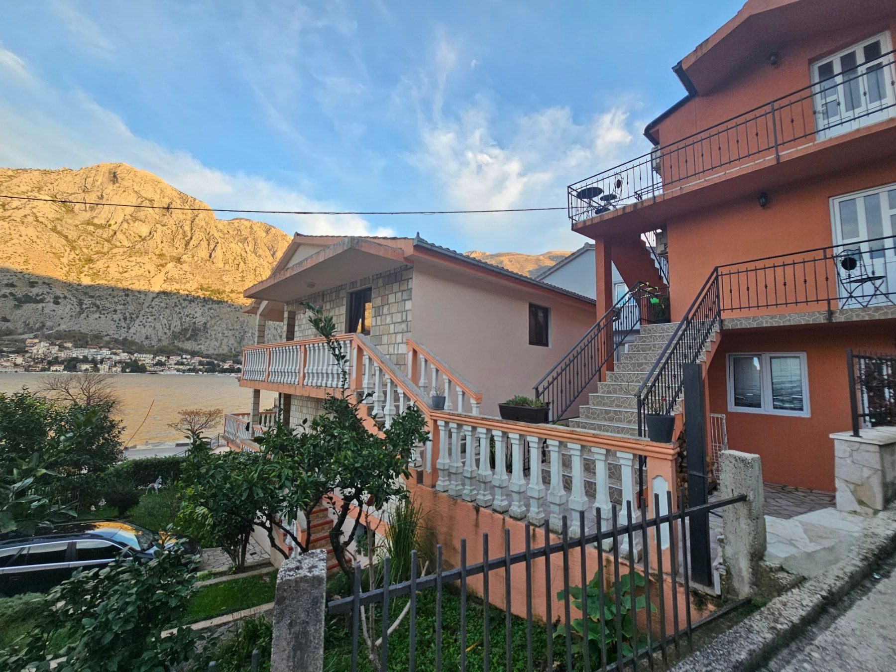 amforaproperty.com/Dve kuće na prvoj liniji mora, Muo,Kotor-Pogled na More i Sopstvena Ponta