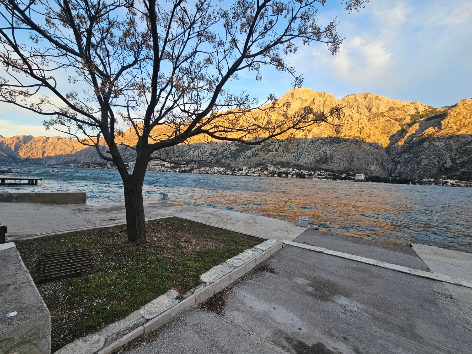 amforaproperty.com/Dve kuće na prvoj liniji mora, Muo,Kotor-Pogled na More i Sopstvena Ponta