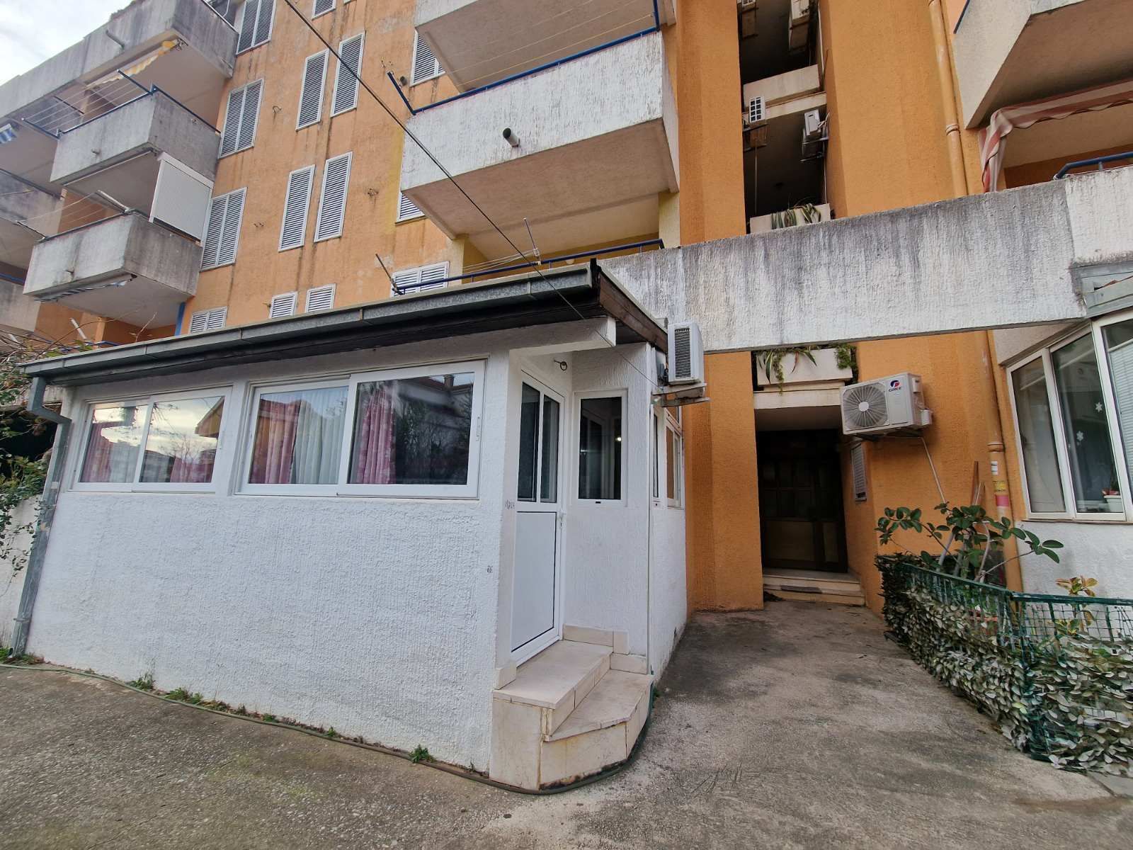 amforaproperty.com/Dvosoban namesten stan na atraktivnoj lokaciji,Budva-Adok