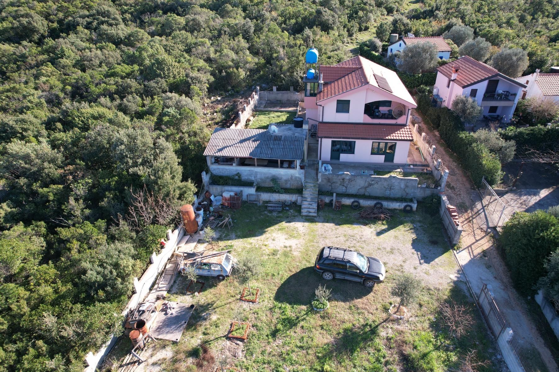 amforaproperty.com/Kuća s placem na prvoj liniji mora u Zukovici, opština Kotor