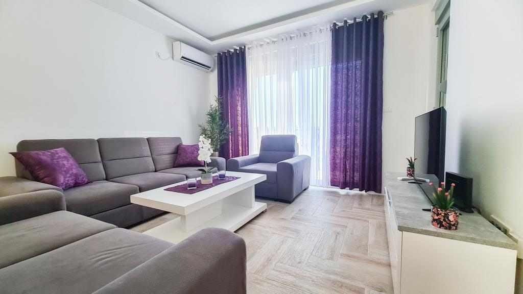 amforaproperty.com/Jednosoban moderno opremljen stan,Tivat (na duzi period)