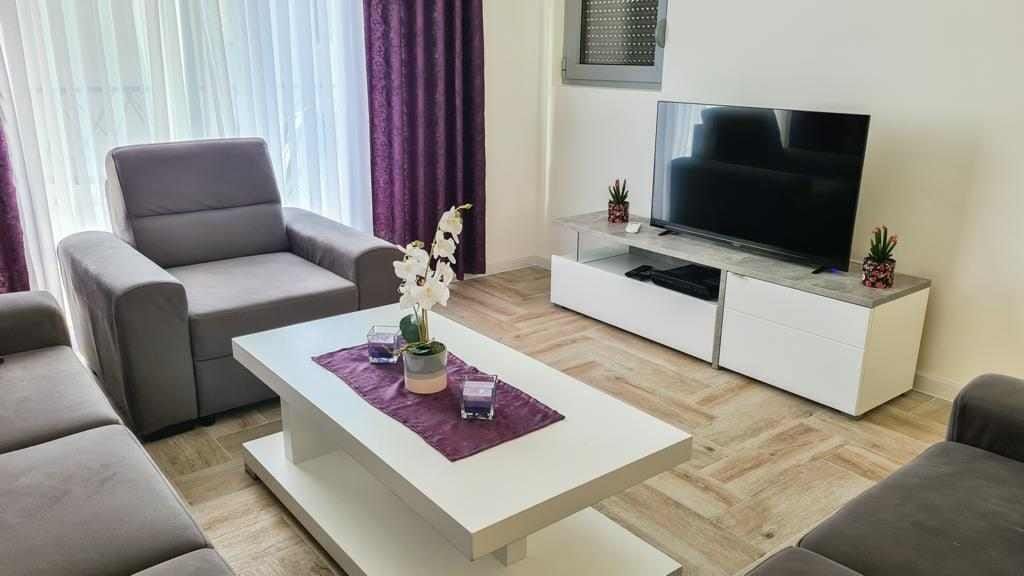 amforaproperty.com/Jednosoban moderno opremljen stan,Tivat (na duzi period)