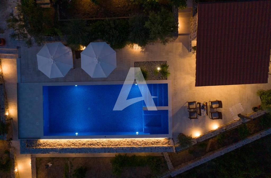 amforaproperty.com/Ekskluzivna vila sa bazenom i spektakularnim pogledom - Zagora, Kotor
