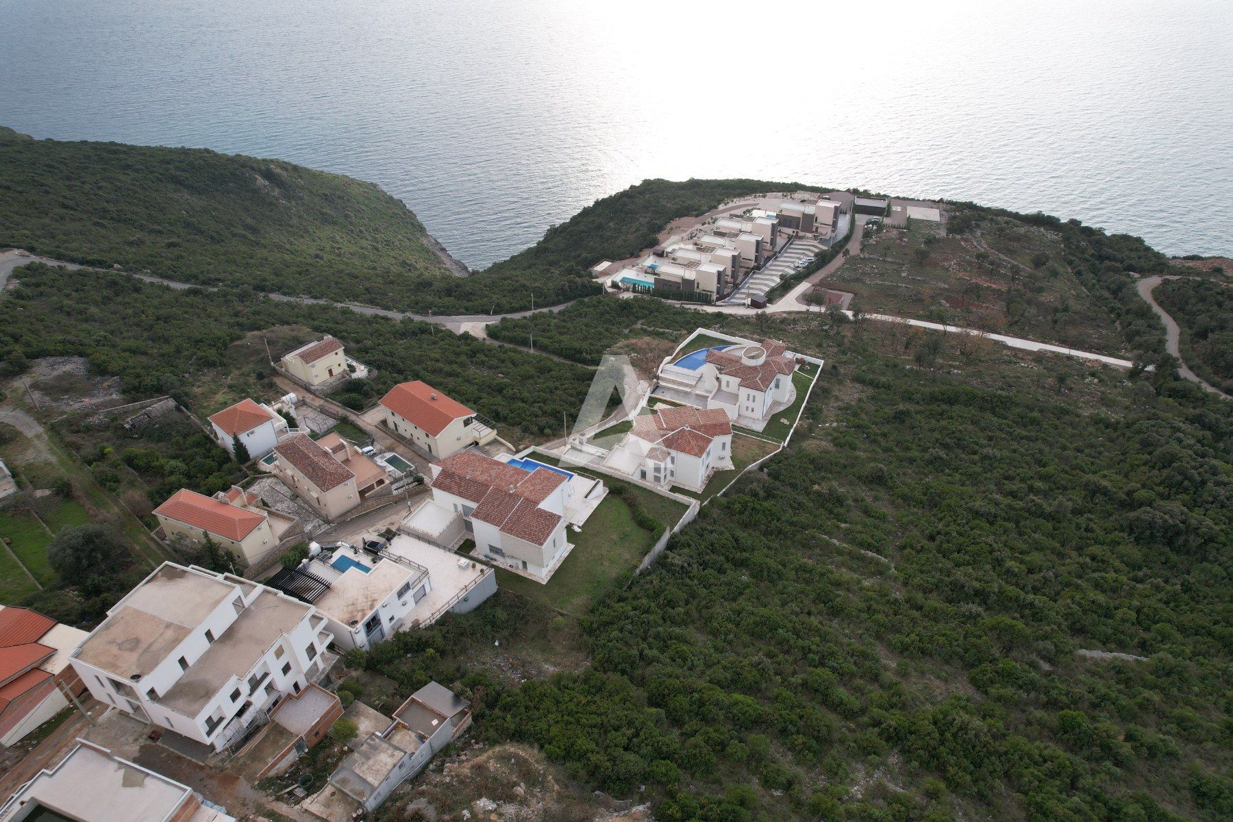 amforaproperty.com/Luksuzna vila sa bazenom i pogledom na more u Krimovici,Kotor
