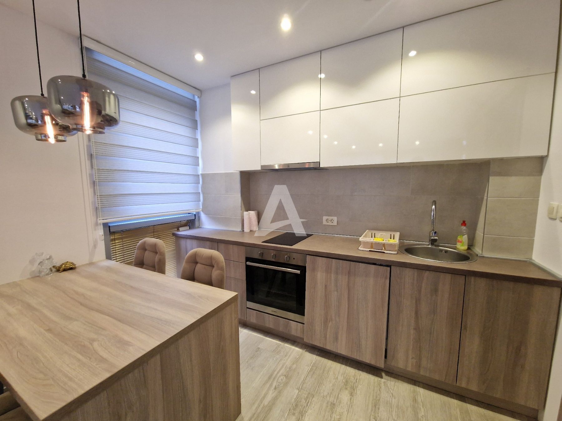 amforaproperty.com/Prodaja Dvosobnog i Jednosobnog duplex stana u centru Budve