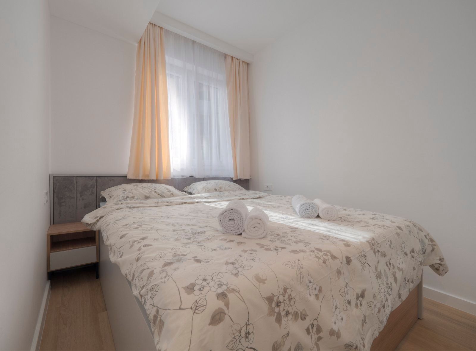 amforaproperty.com/Luksuzan jednosoban stan sa pogledom na more, Becici (NA DUZI PERIOD,DOSTUPAN OD 01.03.2025)