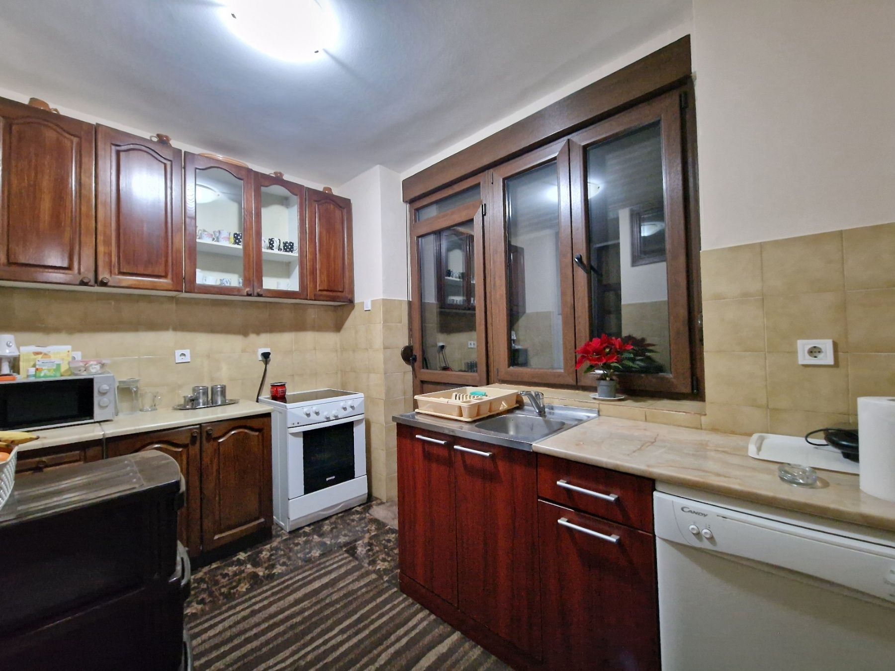 amforaproperty.com/Kuća u centru Cetinja 150m2 sa krovnom terasom od 16m2