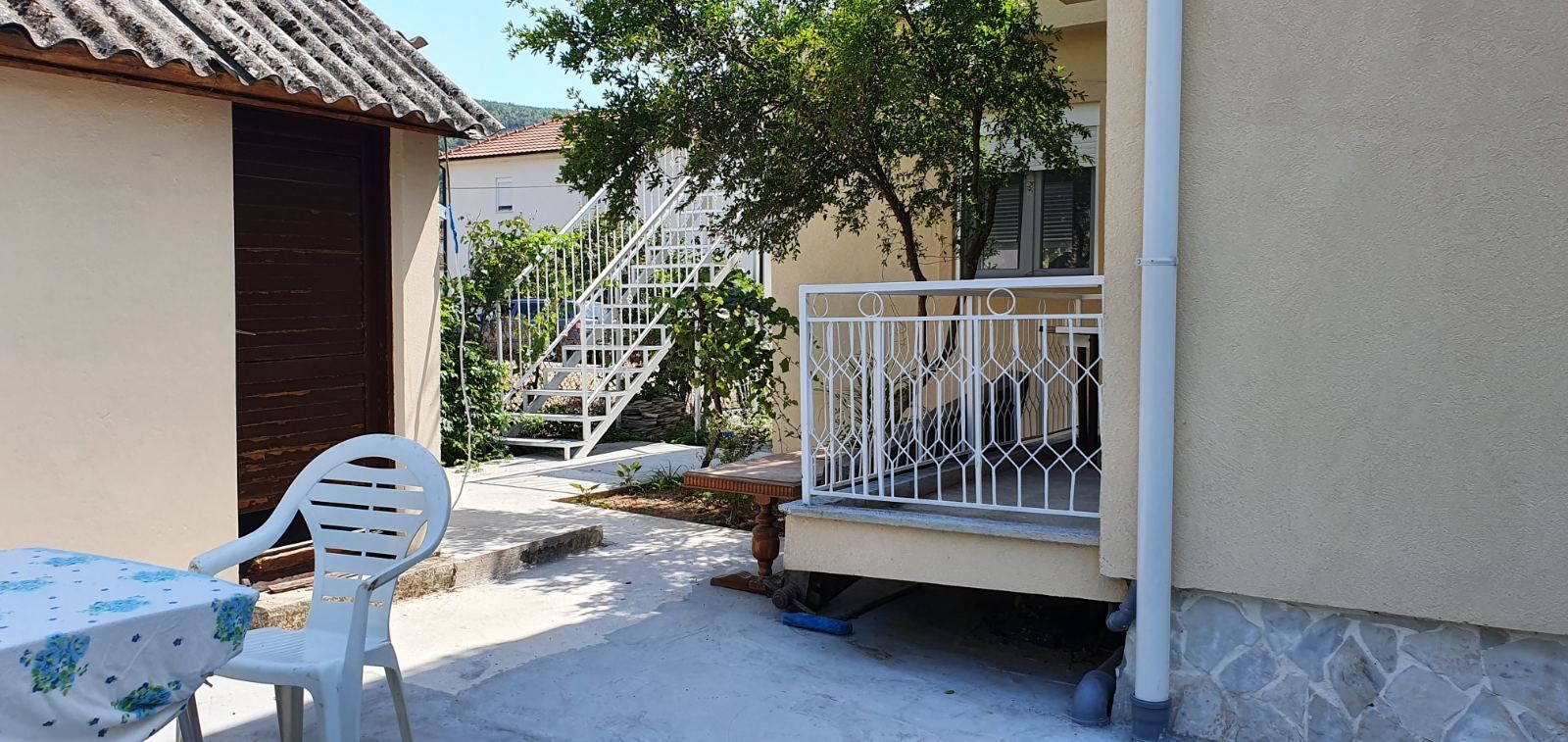 amforaproperty.com/Herceg Novi, Zelenika-Trospratna kuca 450m2