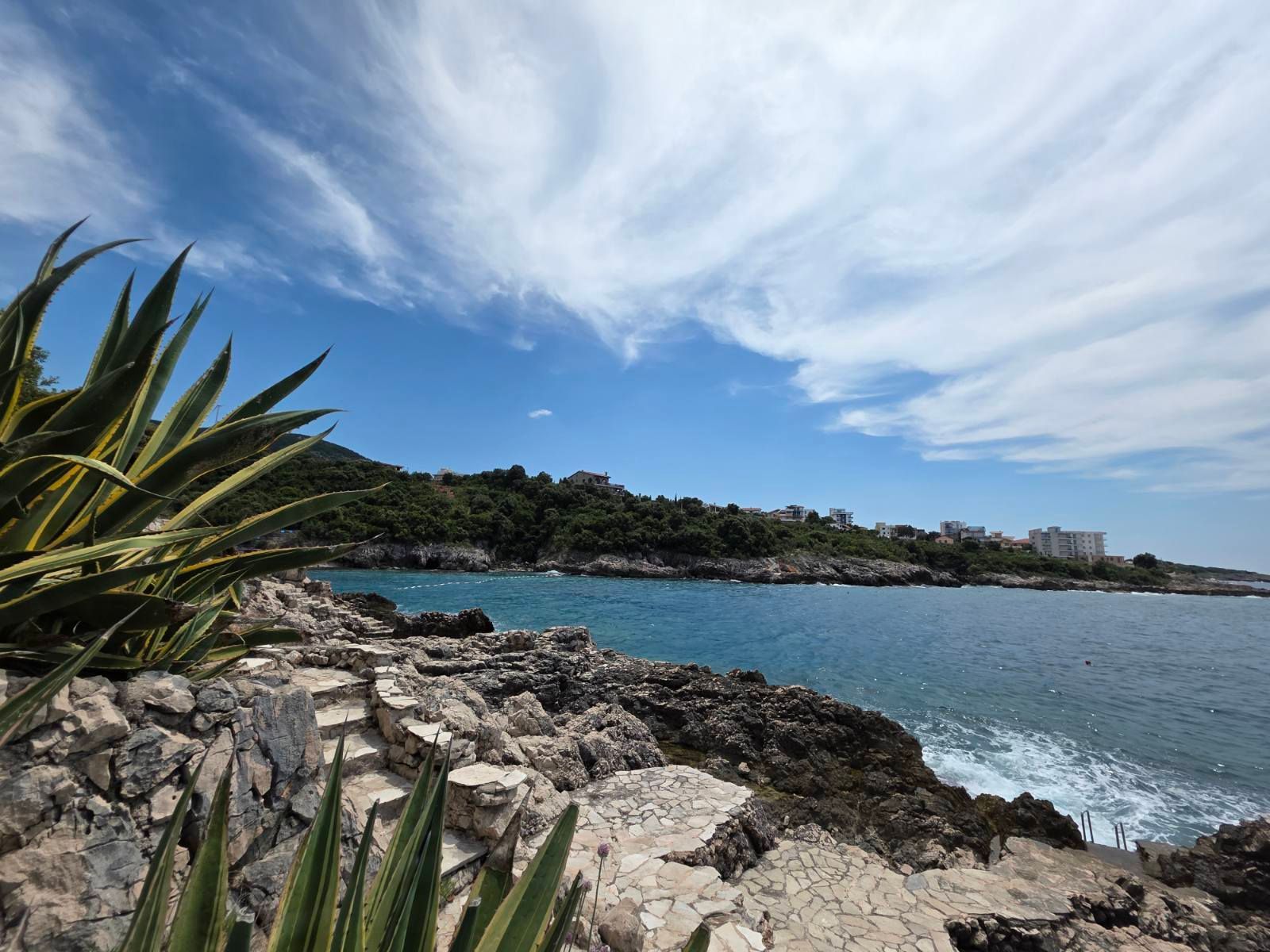 amforaproperty.com/Ekskluzivna vila na prvoj liniji mora u Utjehi, Bar – direktan izlaz na plažu