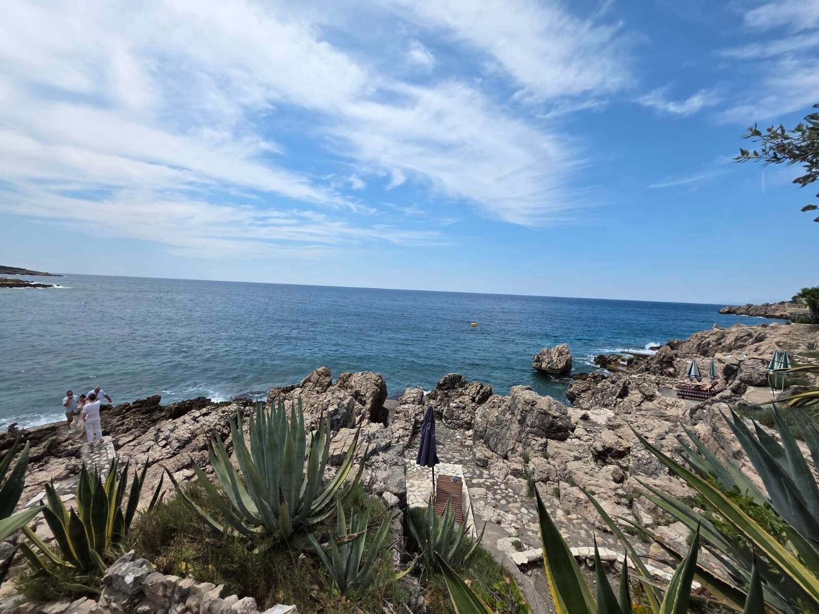 amforaproperty.com/Ekskluzivna vila na prvoj liniji mora u Utjehi, Bar – direktan izlaz na plažu