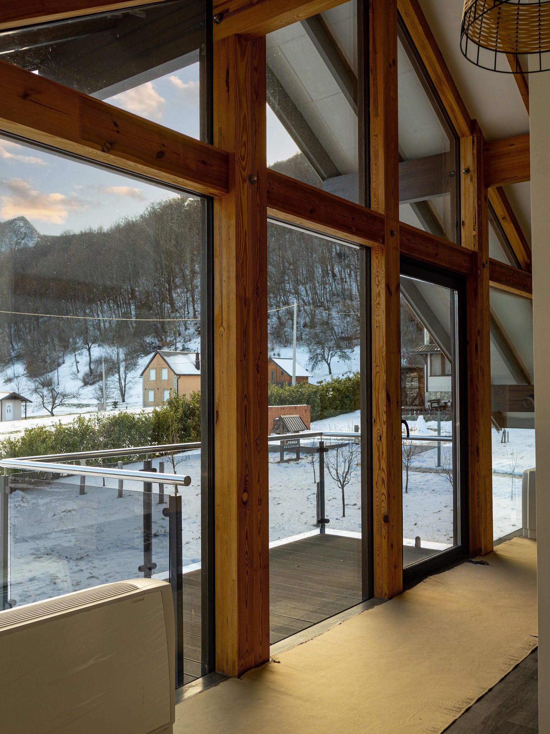 amforaproperty.com/Nova eko-luksuzna planinska chalet vila 200m2, Kolašin, Crna Gora