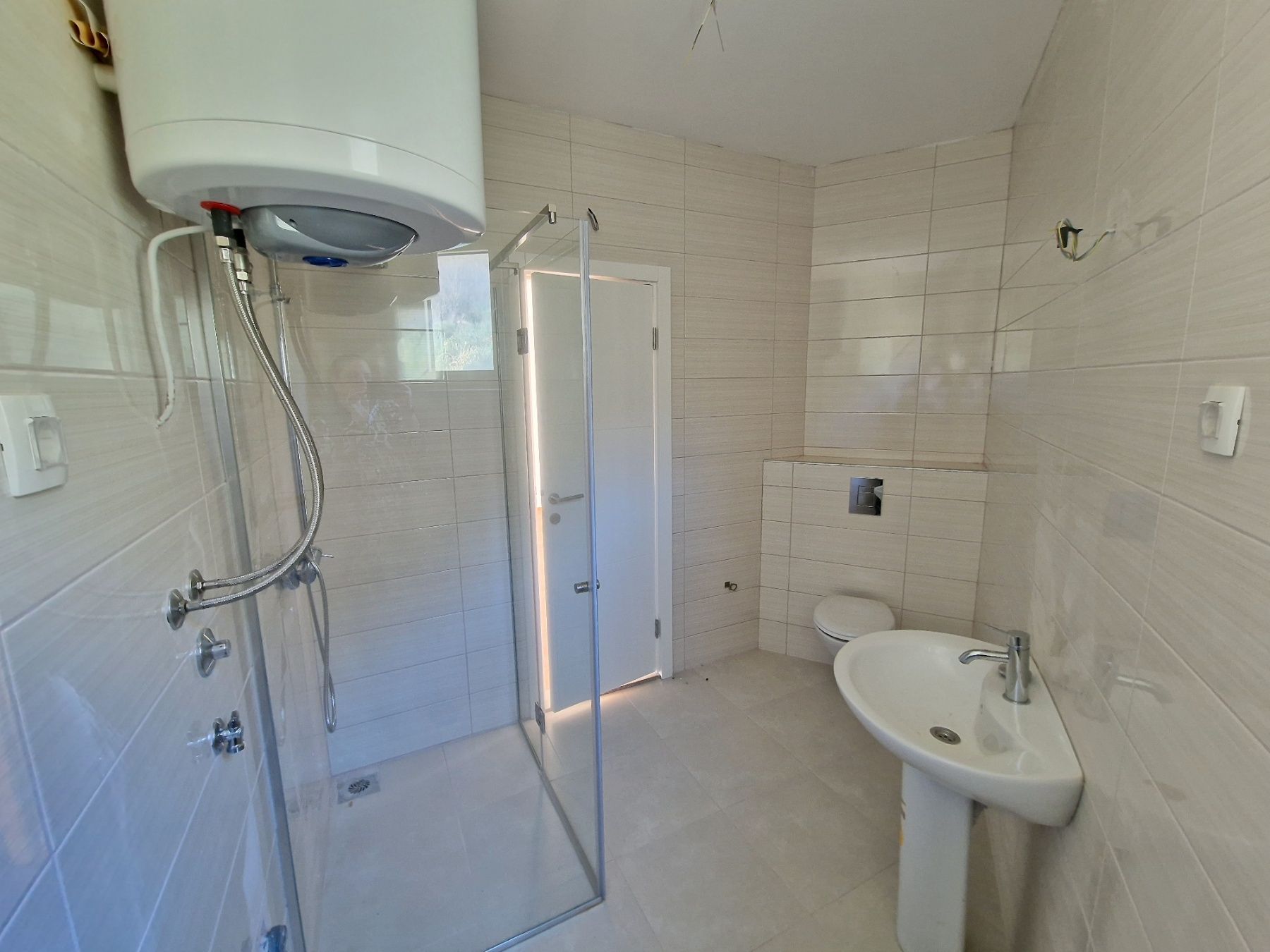 amforaproperty.com/Nov jednosoban stan 71m2 sa pogledom na more u Rafailovićima