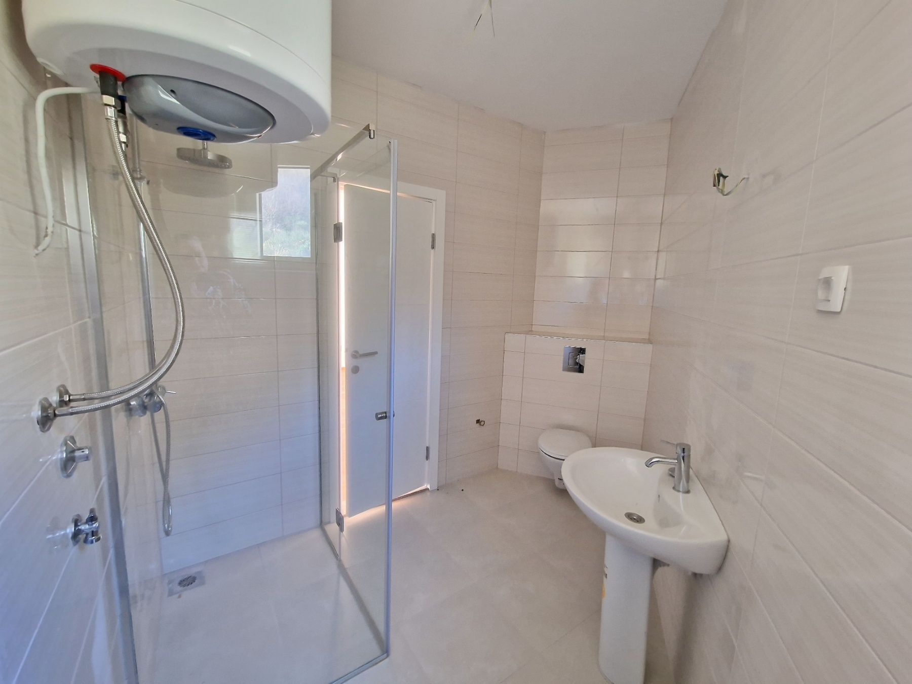 amforaproperty.com/Nov jednosoban stan 71m2 sa pogledom na more u Rafailovićima