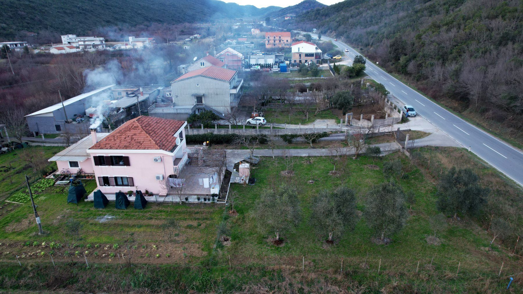 amforaproperty.com/Urbanizovan plac na magistralnom putu Budva-Tivat (Kovačko Polje)