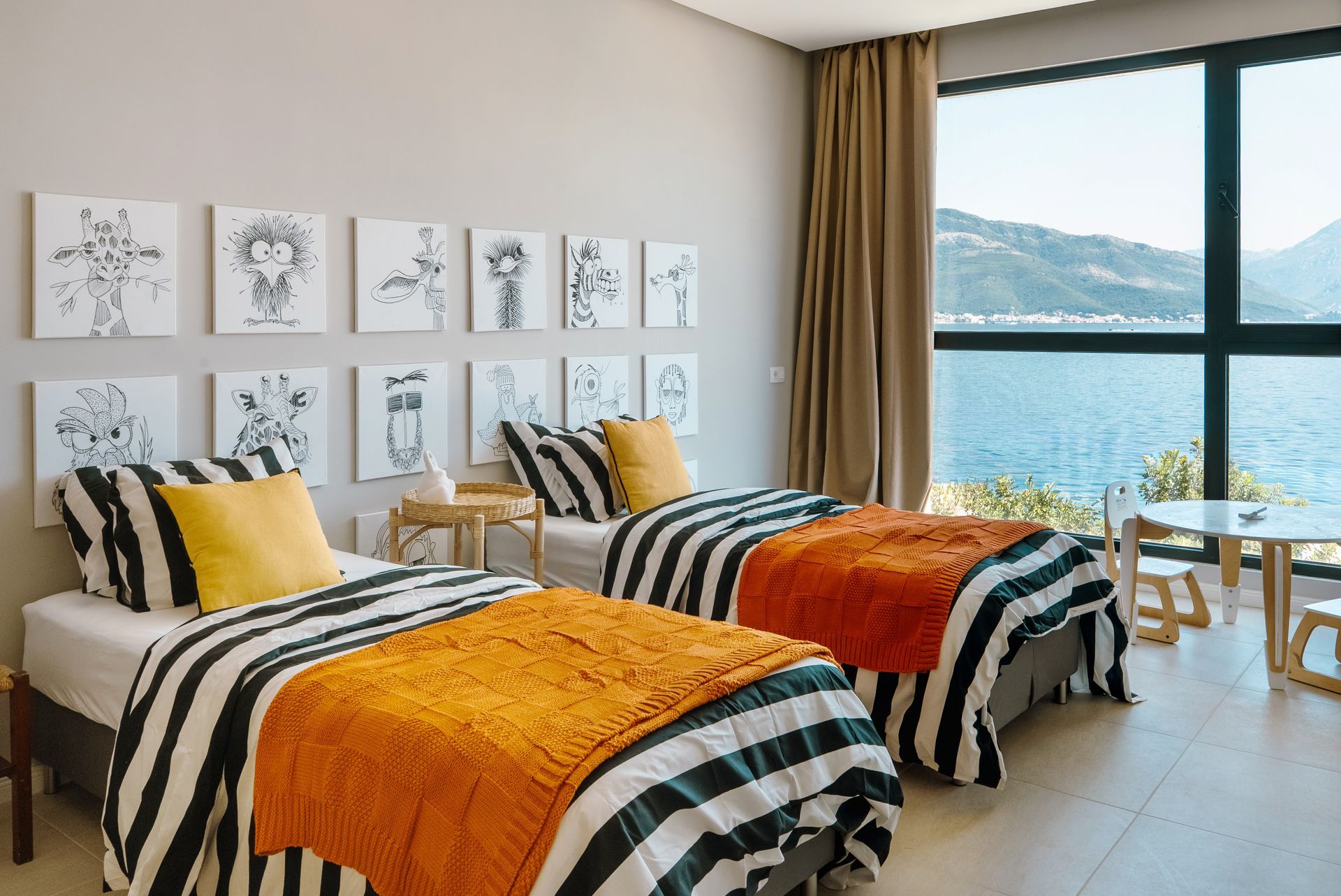 Luksuzna vila 200 m² sa bazenom i panoramskim pogledom – luksuzna nekretnina na samoj obali mora - Amfora Real Estate