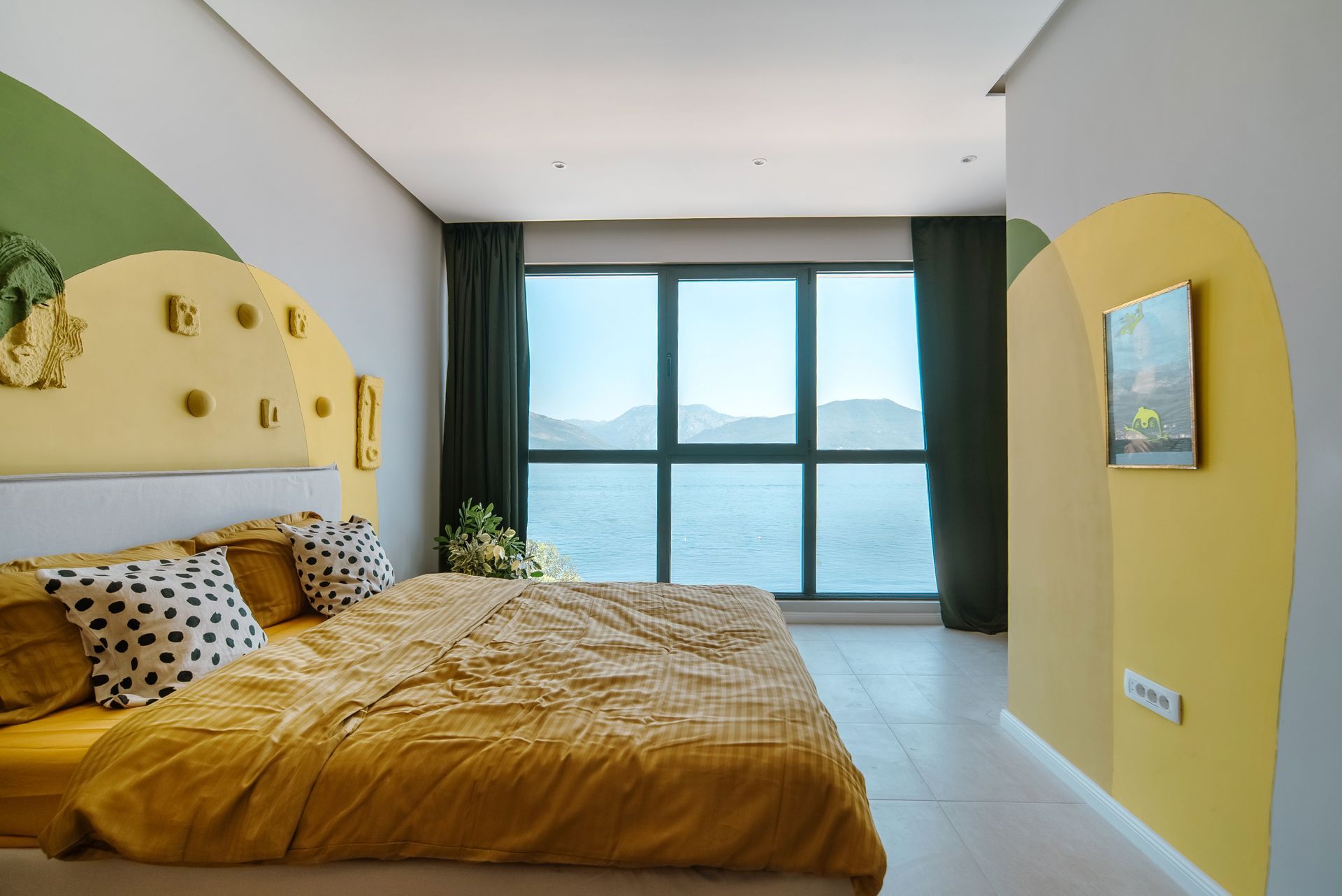 Luksuzna vila 200 m² sa bazenom i panoramskim pogledom – luksuzna nekretnina na samoj obali mora - Amfora Real Estate