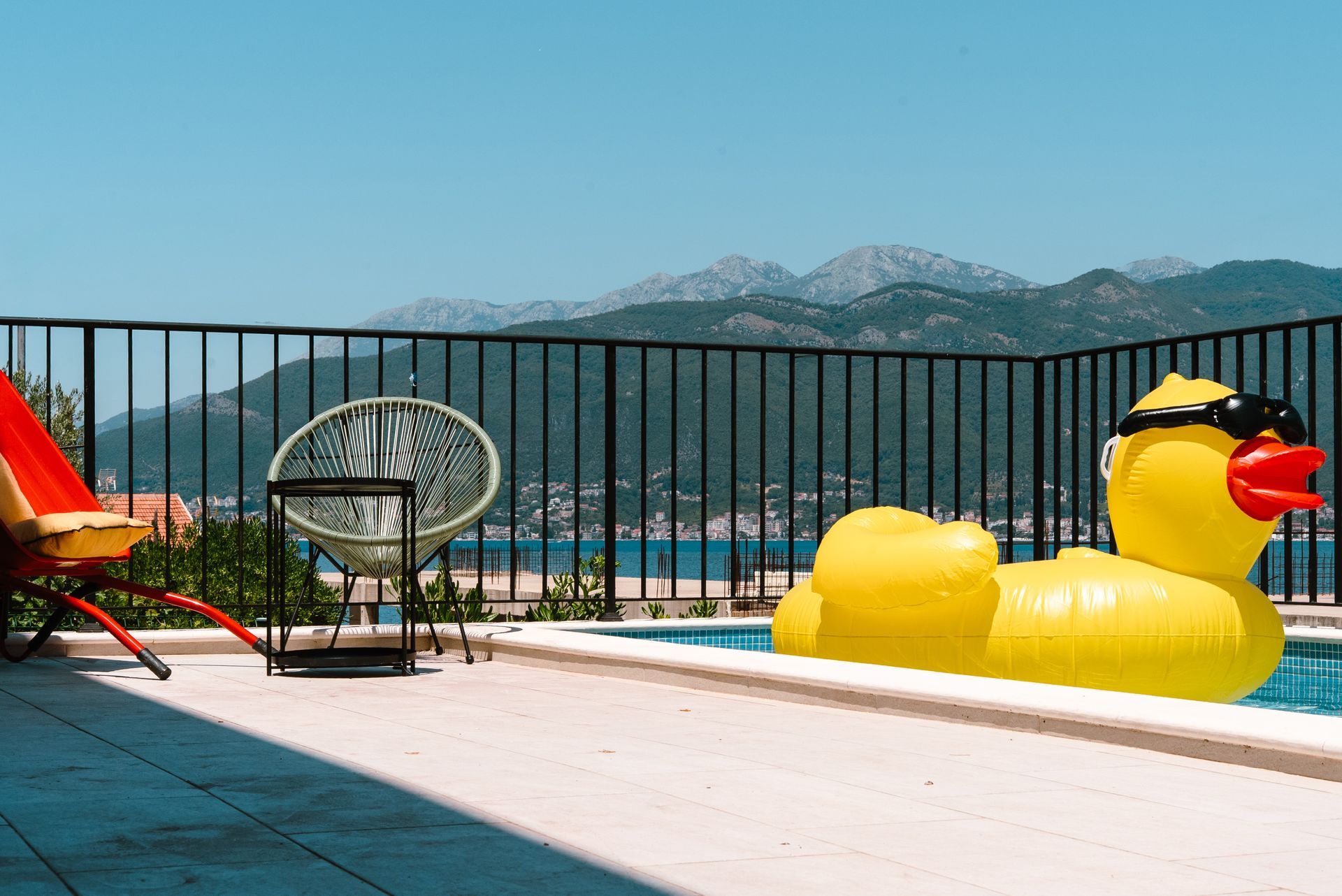 Luksuzna vila 200 m² sa bazenom i panoramskim pogledom – luksuzna nekretnina na samoj obali mora - Amfora Real Estate