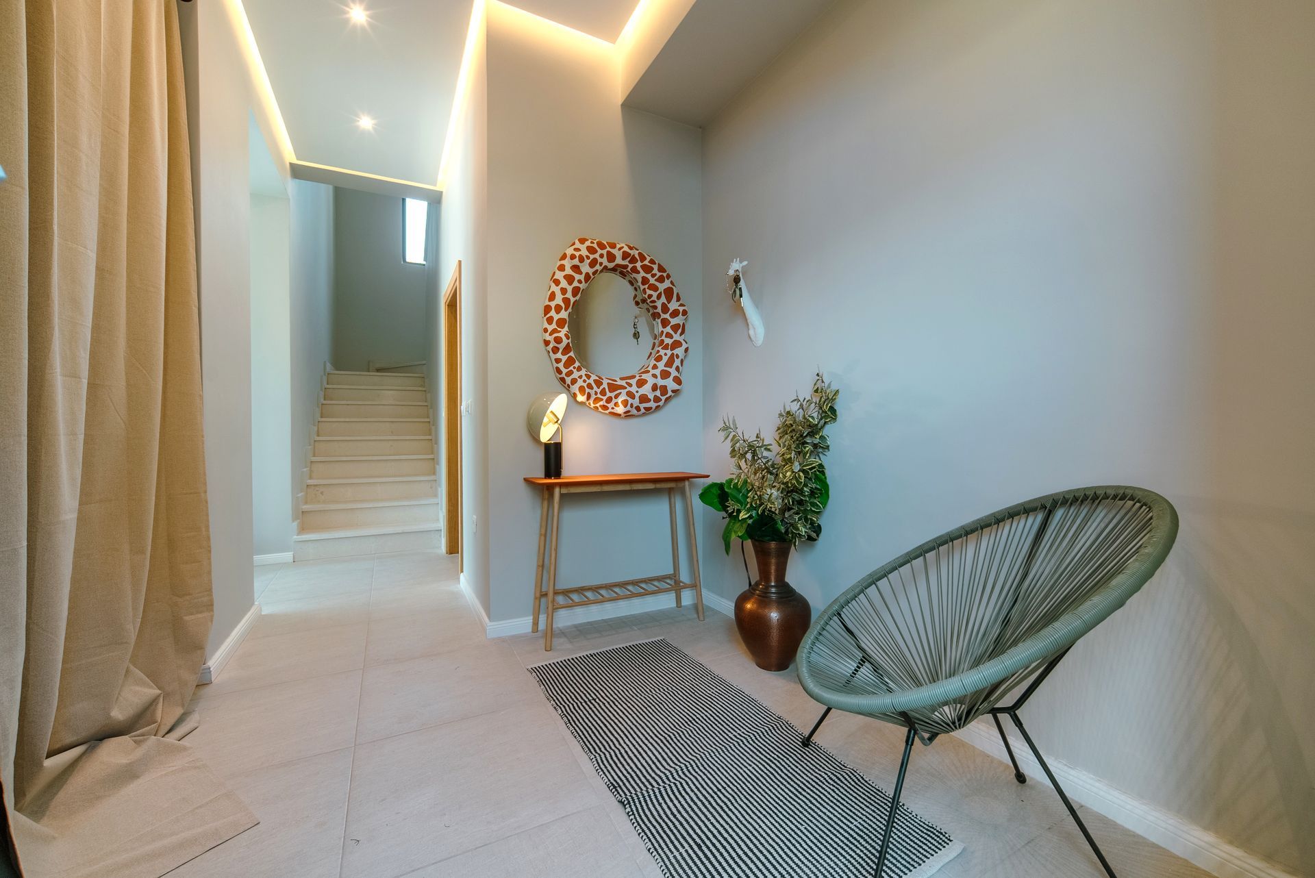 Luksuzna vila 200 m² sa bazenom i panoramskim pogledom – luksuzna nekretnina na samoj obali mora - Amfora Real Estate