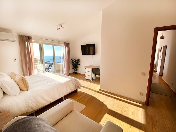 amforaproperty.com/Luks trosoban penthouse sa panoramskim pogledom u Petrovcu (NA PERIOD DO 01.06.2025)