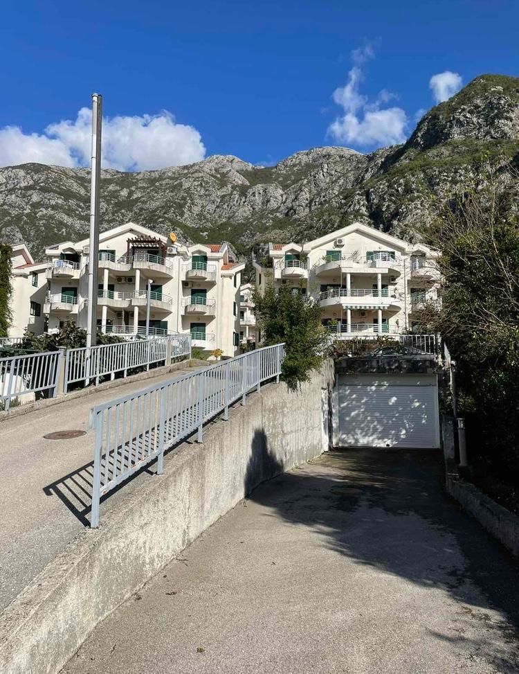 amforaproperty.com/Jednosoban stan sa dvorištem,100m od Mora, Risan-Boka Kotorska