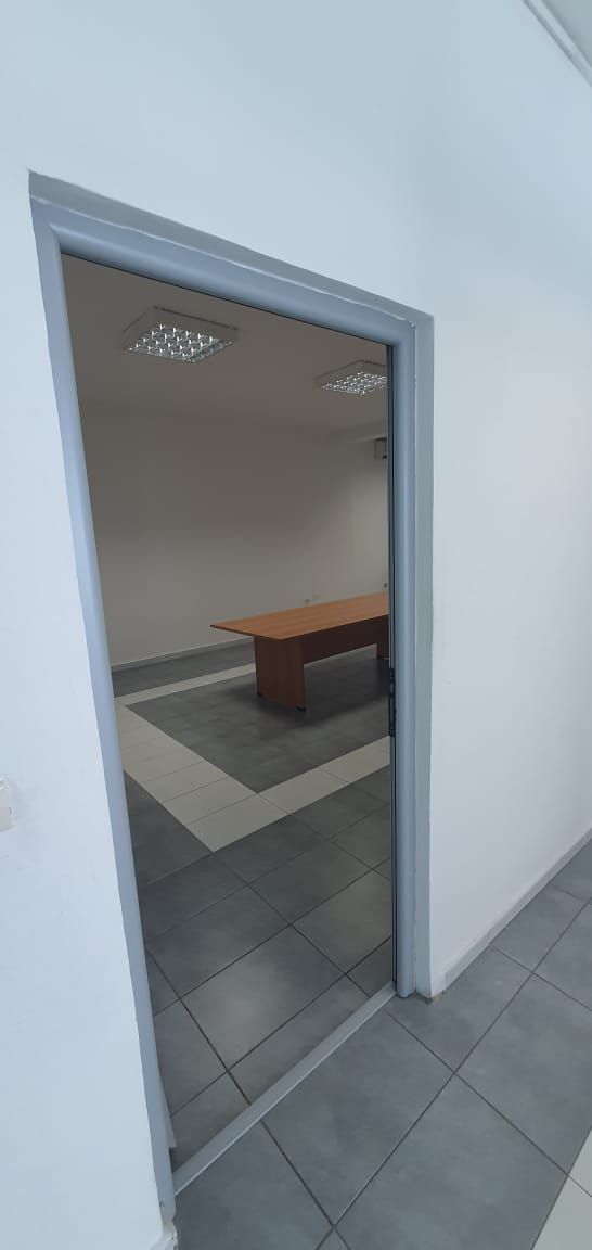 amforaproperty.com/Poslovni Prostor na atraktivnoj lokaciji u Budvi  - 220m2, 6 Kancelarija, 3 Terasе, Parking