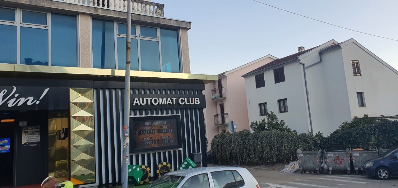 amforaproperty.com/Poslovni Prostor na atraktivnoj lokaciji u Budvi  - 220m2, 6 Kancelarija, 3 Terasе, Parking