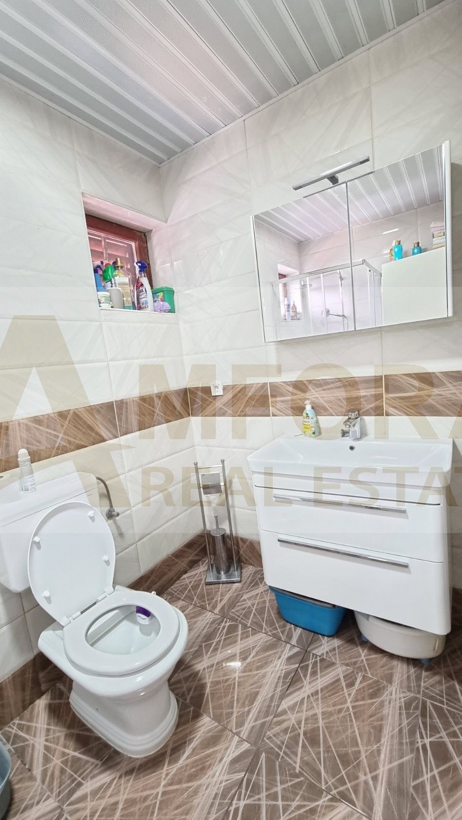 amforaproperty.com/Trosoban stan sa pogledom na more. Dubovica Lux, Budva