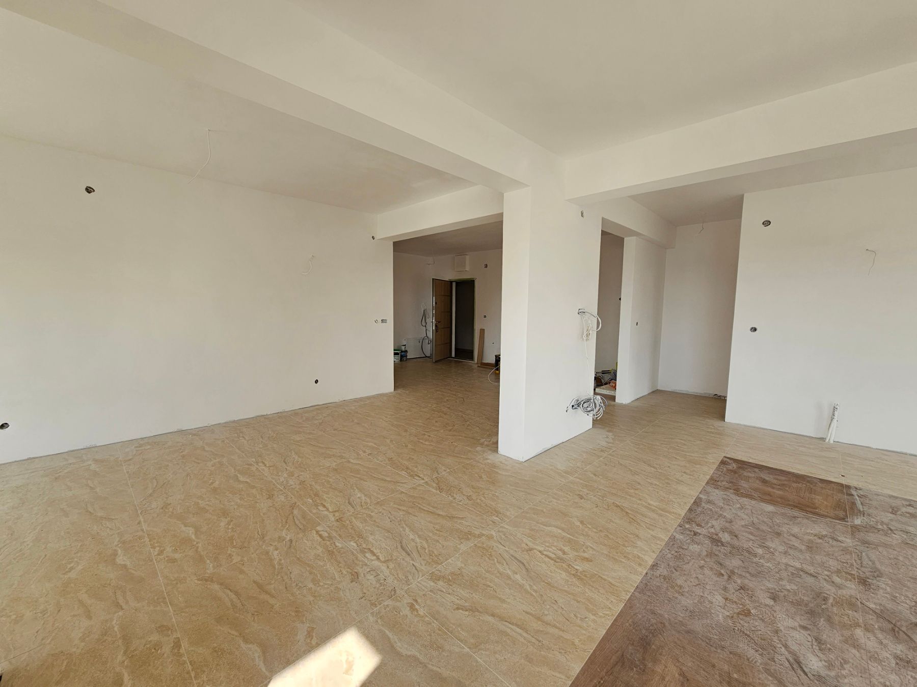 amforaproperty.com/Nov trosoban stan 150m2 sa pogledom na more u Bečićima