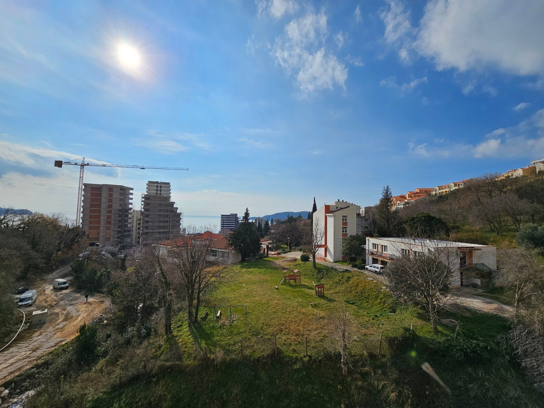 amforaproperty.com/Nov trosoban stan 150m2 sa pogledom na more u Bečićima