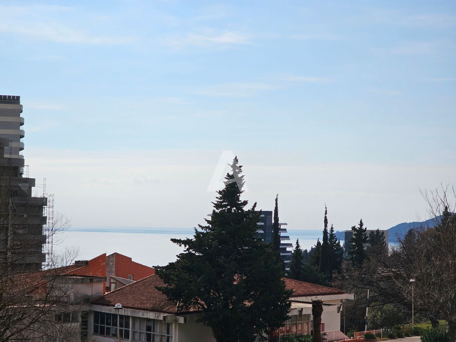 amforaproperty.com/Nov trosoban stan 132m2 sa pogledom na more u Bečićima