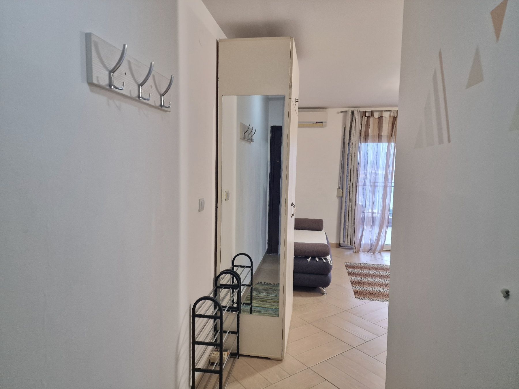 Namestena garsonjera sa pogledom na more i grad,Budva (na period do 01.06.2024) - Amfora Real Estate