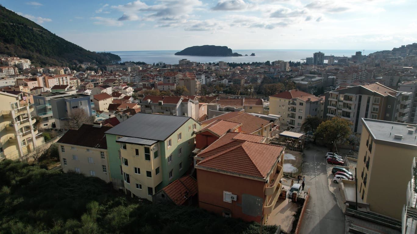 amforaproperty.com/Budva,Lazi-Trosoban stan 148m2 sa pogledom na more