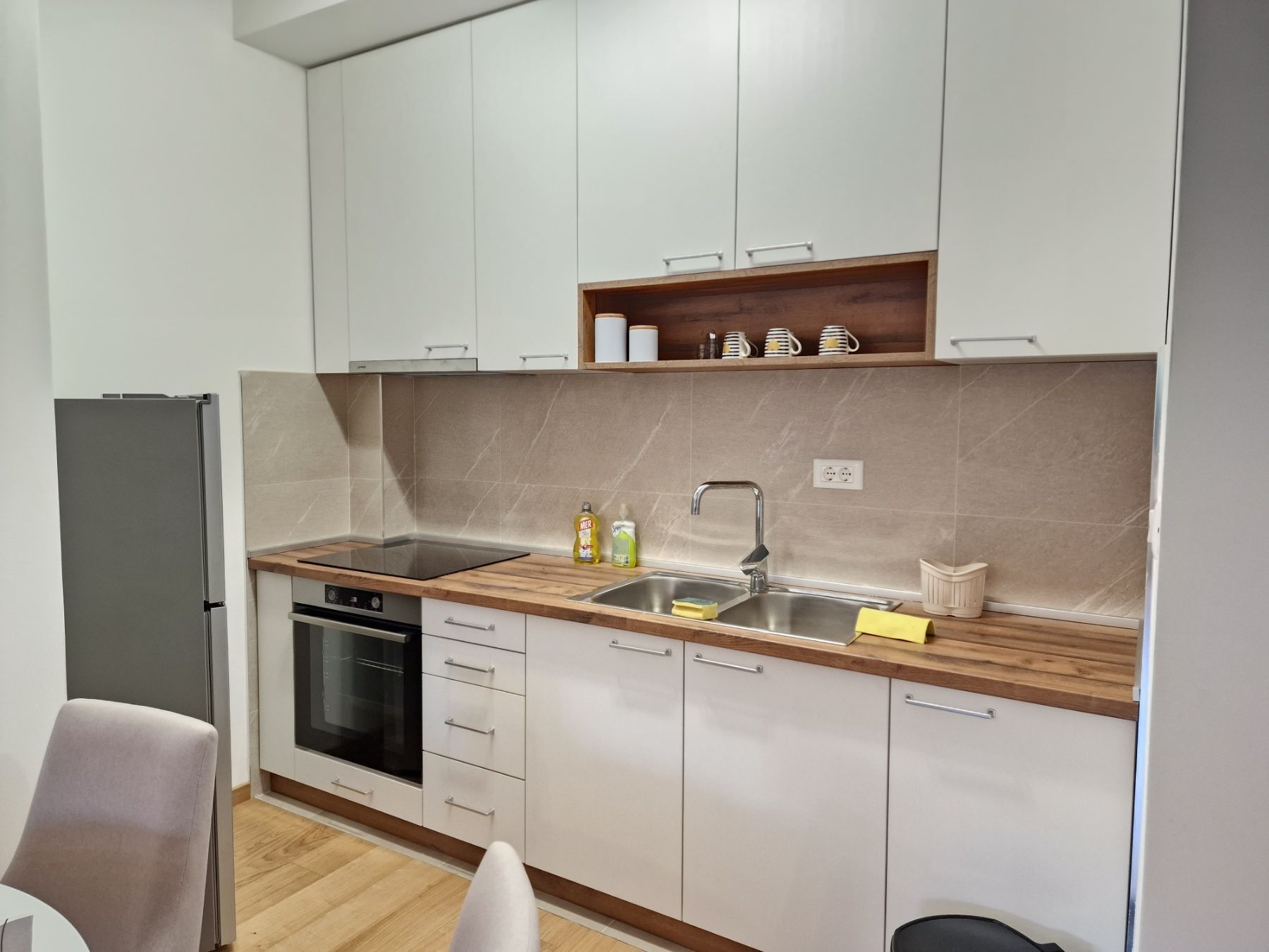 amforaproperty.com/Moderan jednosoban stan sa delimicnim pogledom na more i garaznim mestom,Becici DOSTUPAN OD 01.06 (na duzi period)