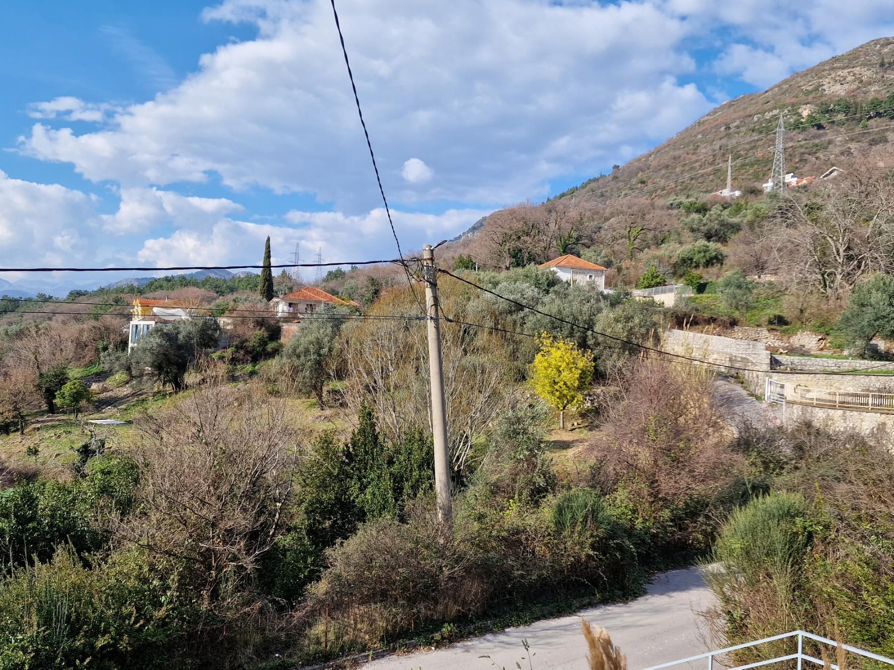 amforaproperty.com/Urbanizovan plac 1500m2 sa pogledom na more ,Kavac,Kotor