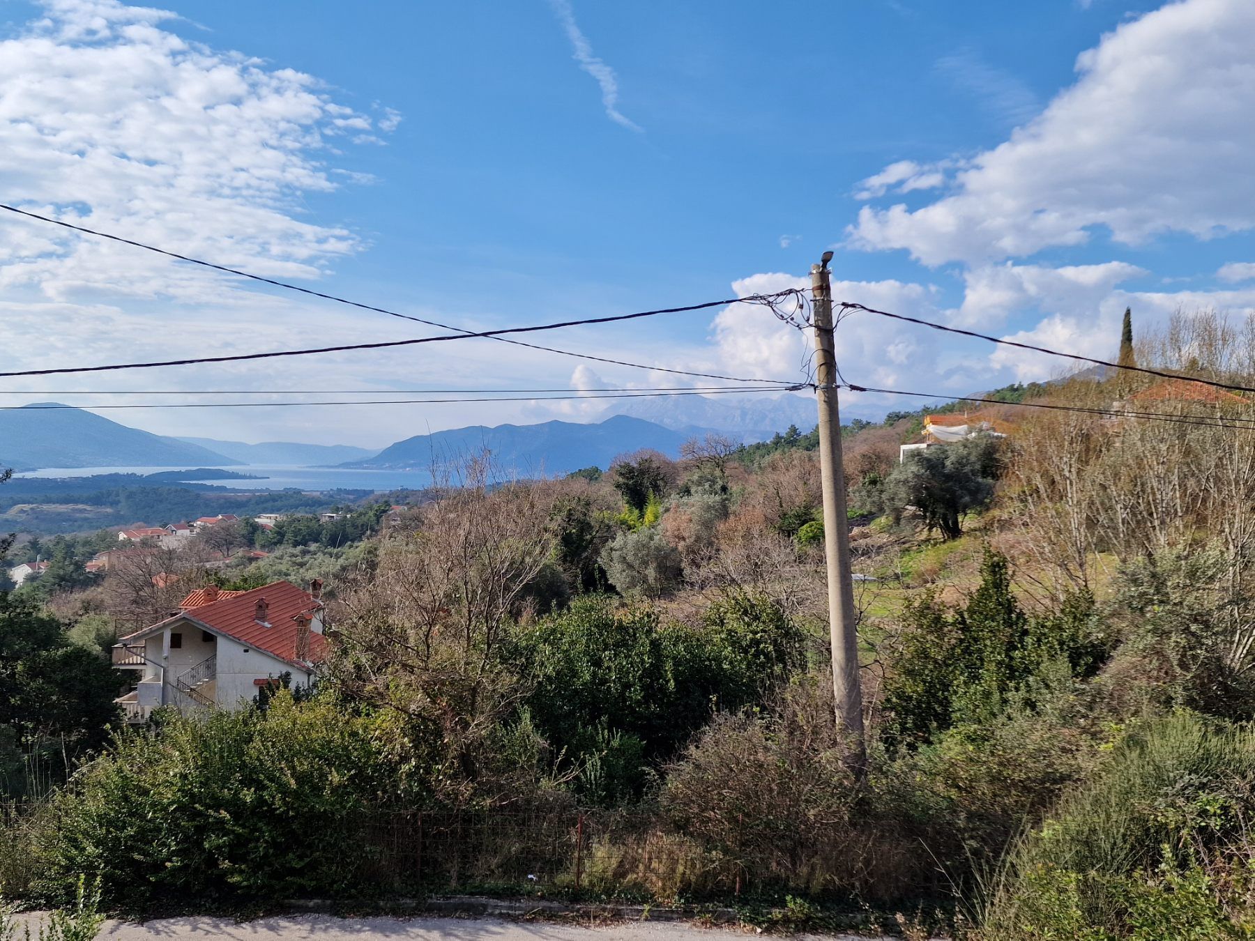 amforaproperty.com/Urbanizovan plac 1500m2 sa pogledom na more ,Kavac,Kotor