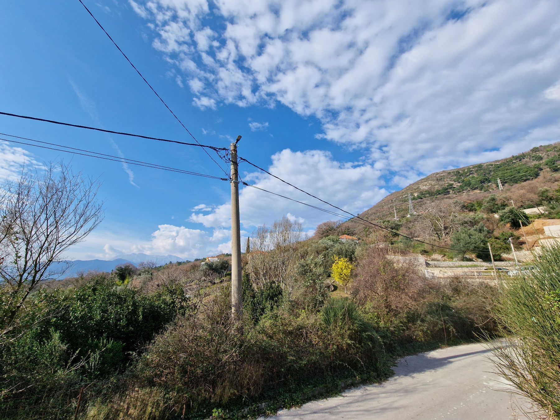 amforaproperty.com/Urbanizovan plac 1500m2 sa pogledom na more ,Kavac,Kotor