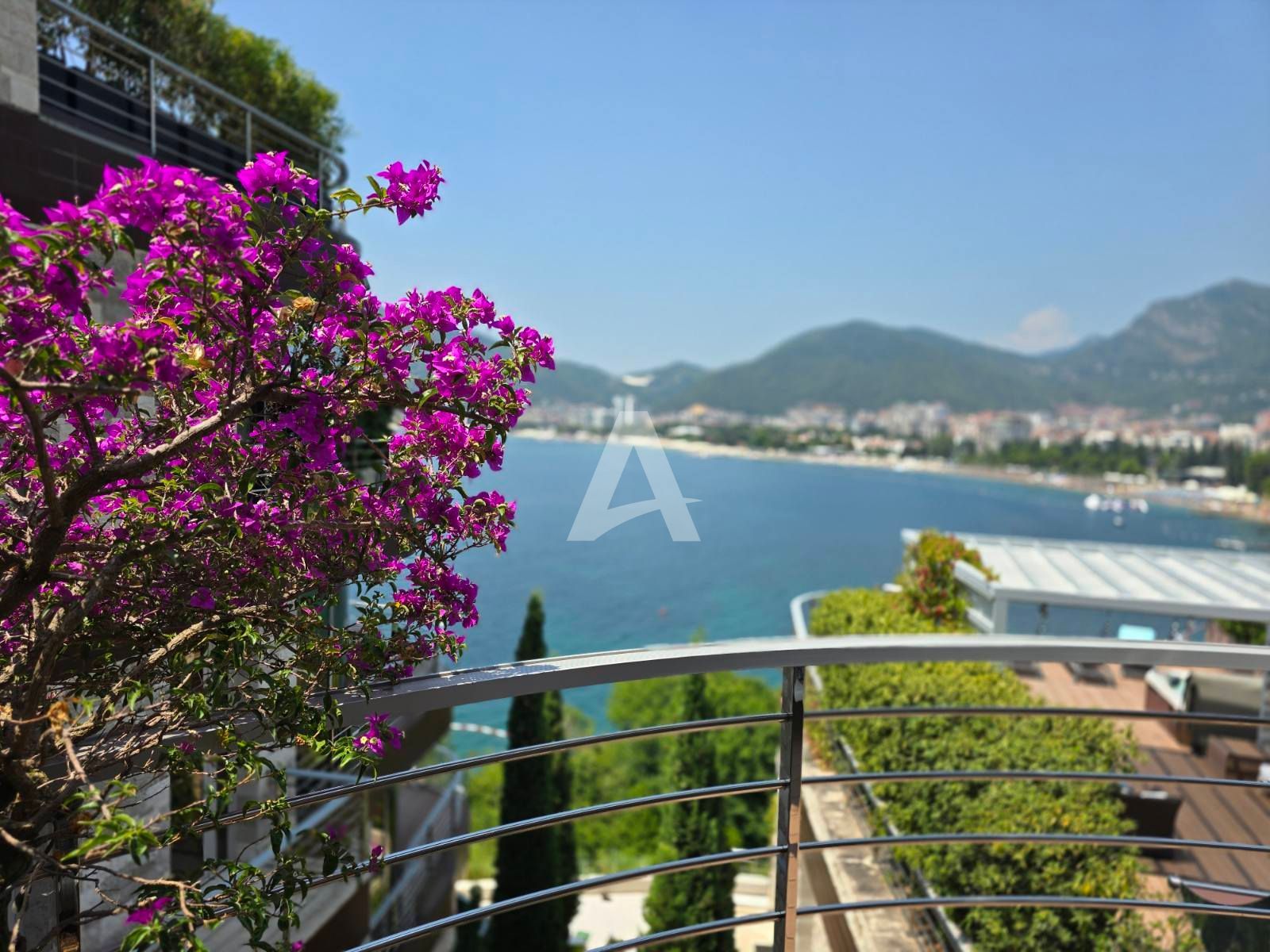 amforaproperty.com/Luksuzan Dvosoban Apartman sa Pogledom na More - DUKLEY GARDENS,Budva (na period od 09.09-01.06.2025)