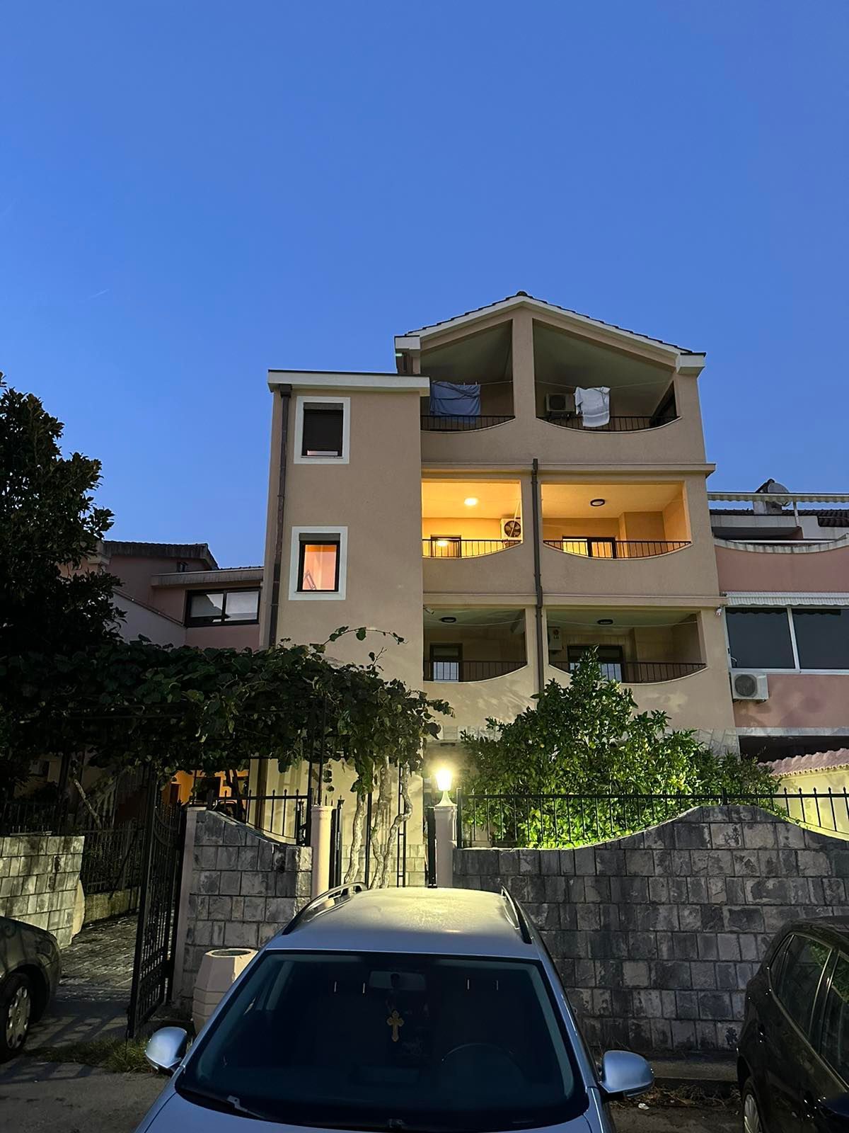 Three bedroom furnished apartment in Budva (Long term) Budva Amfora