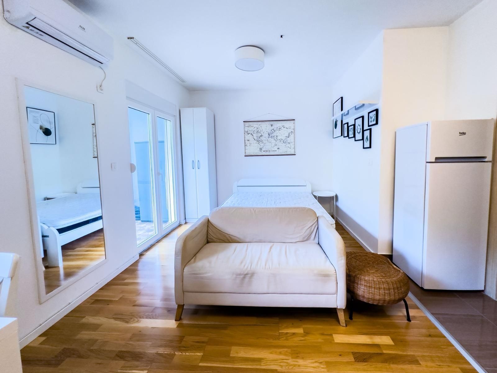 Izdavanje garsonjere u Budvi – na duži vremenski period - Amfora Real Estate