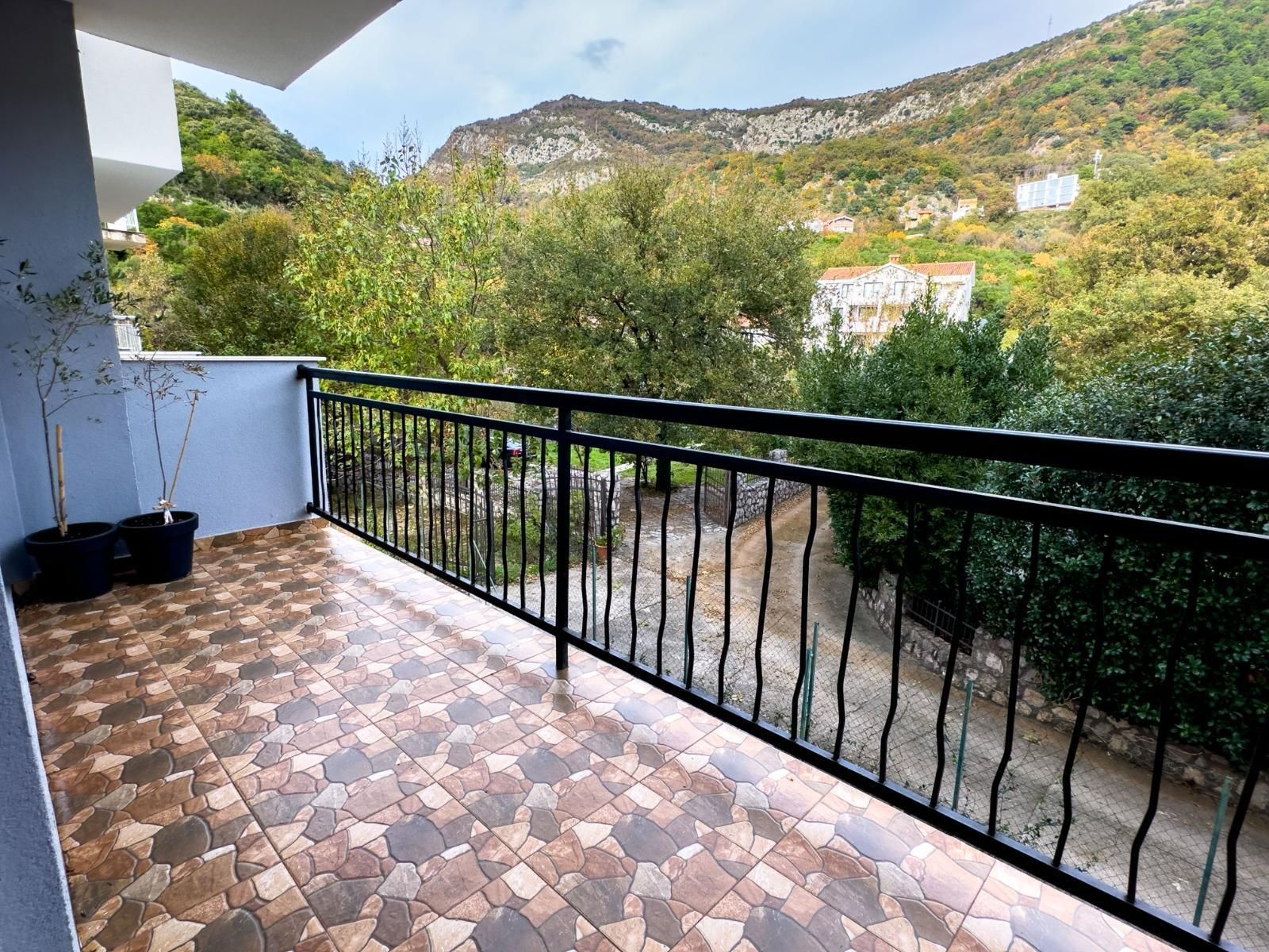 Izdavanje garsonjere u Budvi – na duži vremenski period - Amfora Real Estate