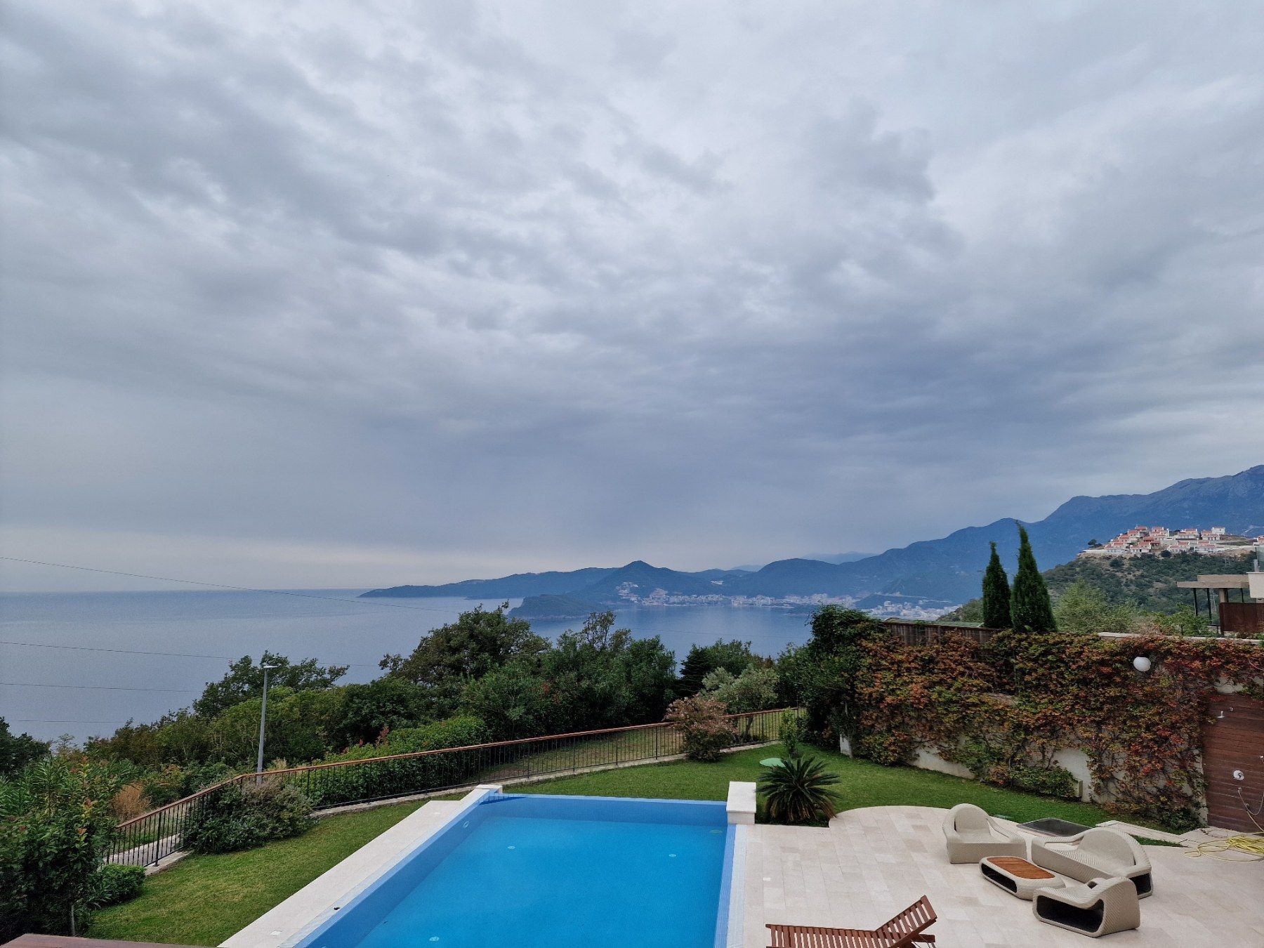 amforaproperty.com/Ekskluzivna vila u Blizikućama, Sveti Stefan