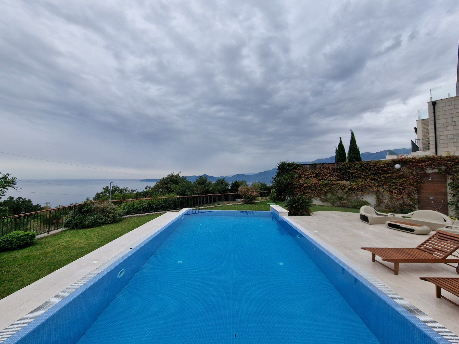 amforaproperty.com/Ekskluzivna vila u Blizikućama, Sveti Stefan