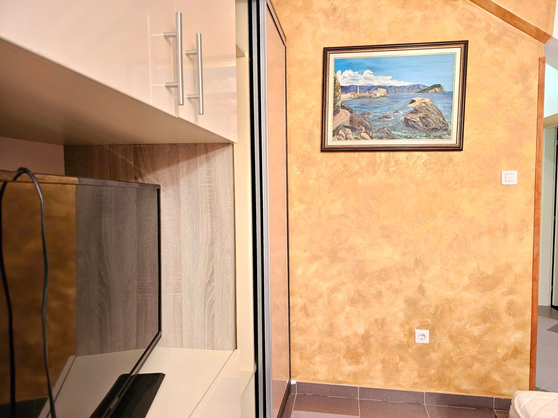 amforaproperty.com/Dvosoban duplex stan 91m2 u centru Budve,200m od mora