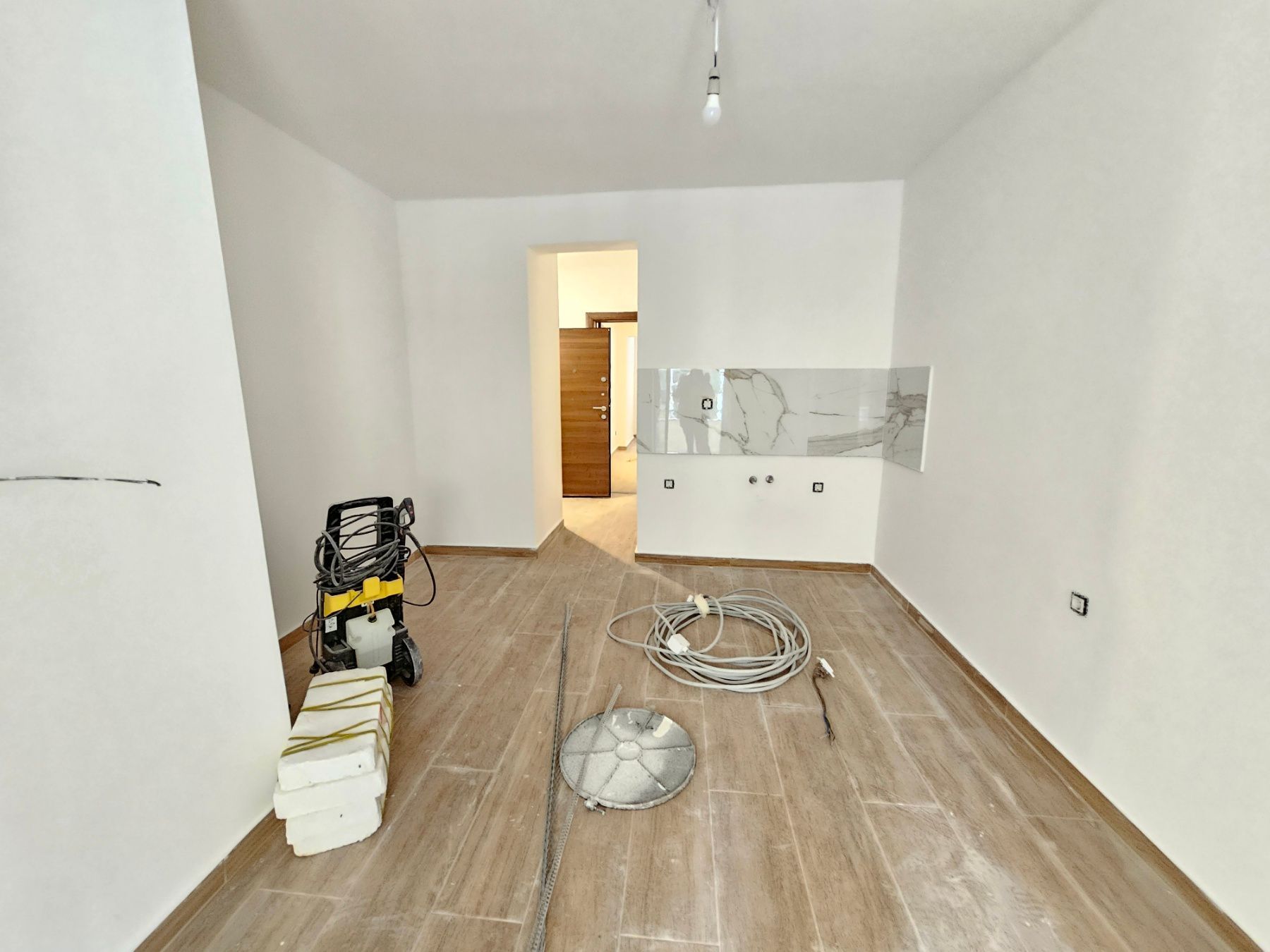 amforaproperty.com/Tri renovirana jednosobna apartmana 106m2 na atraktivnoj lokaciji u Budvi