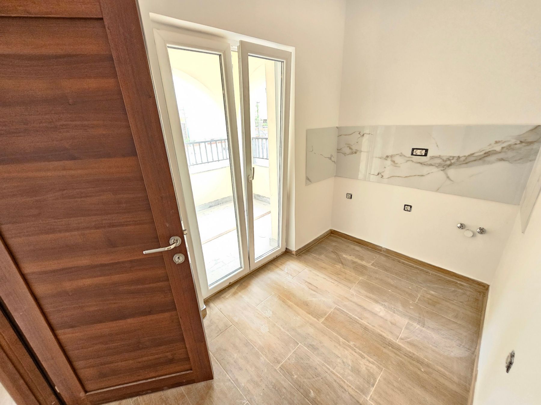 amforaproperty.com/Tri renovirana jednosobna apartmana 106m2 na atraktivnoj lokaciji u Budvi