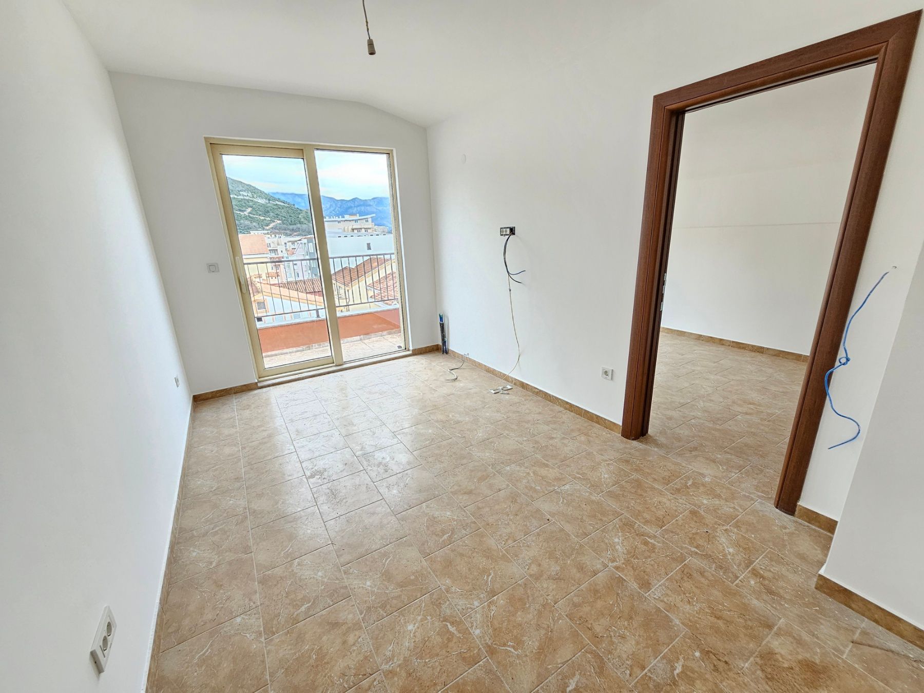 amforaproperty.com/Nov jednosoban stan 32m2 sa pogledom na more i grad,Budva (Bez poreza na prenos od 3%)