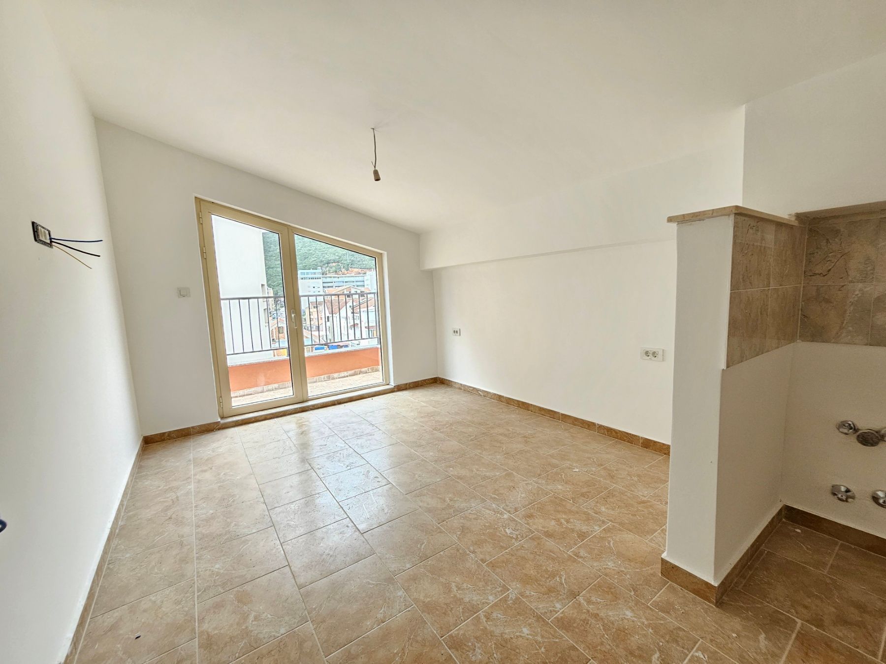 amforaproperty.com/Nov studio apartman 20m2 ,Budva (Bez plaćanja poreza na prenos od 3%)