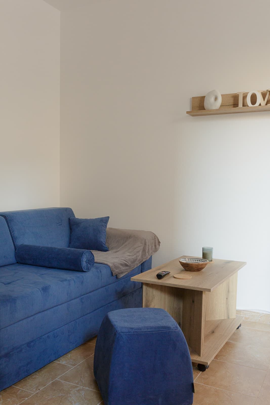 Namesten studio apartman na atraktivnoj lokaciji u Budvi (na duzi period) - Amfora Real Estate