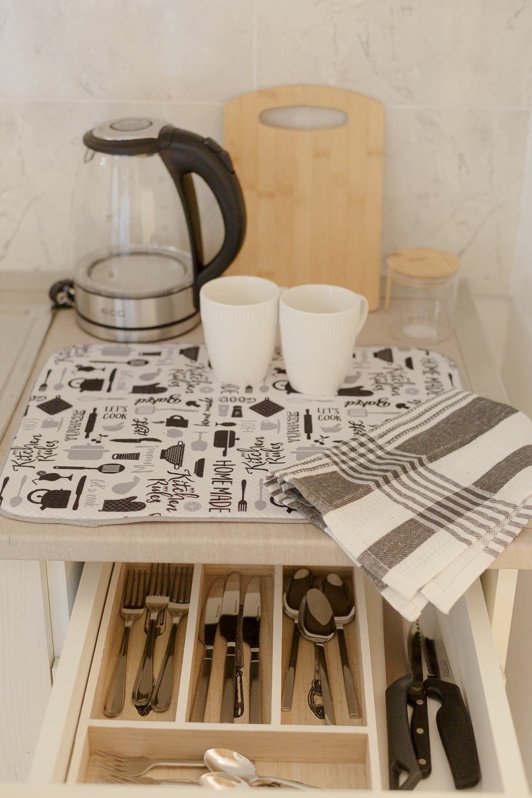 Namesten studio apartman na atraktivnoj lokaciji u Budvi (na duzi period) - Amfora Real Estate