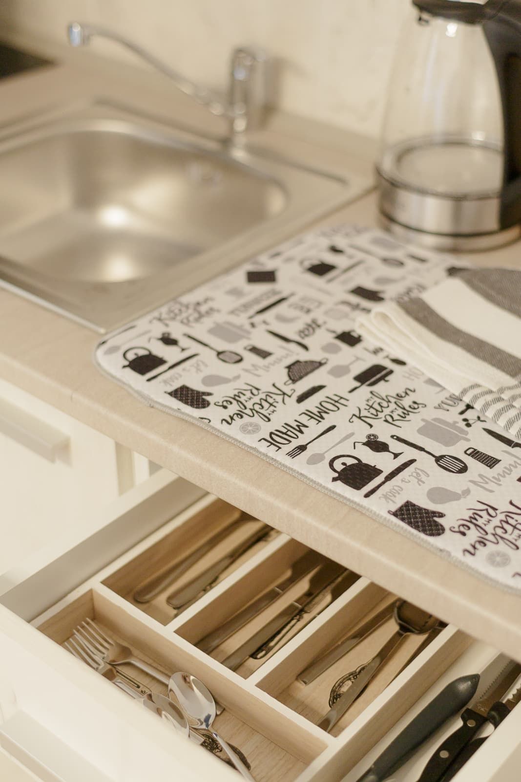 Namesten studio apartman na atraktivnoj lokaciji u Budvi (na duzi period) - Amfora Real Estate